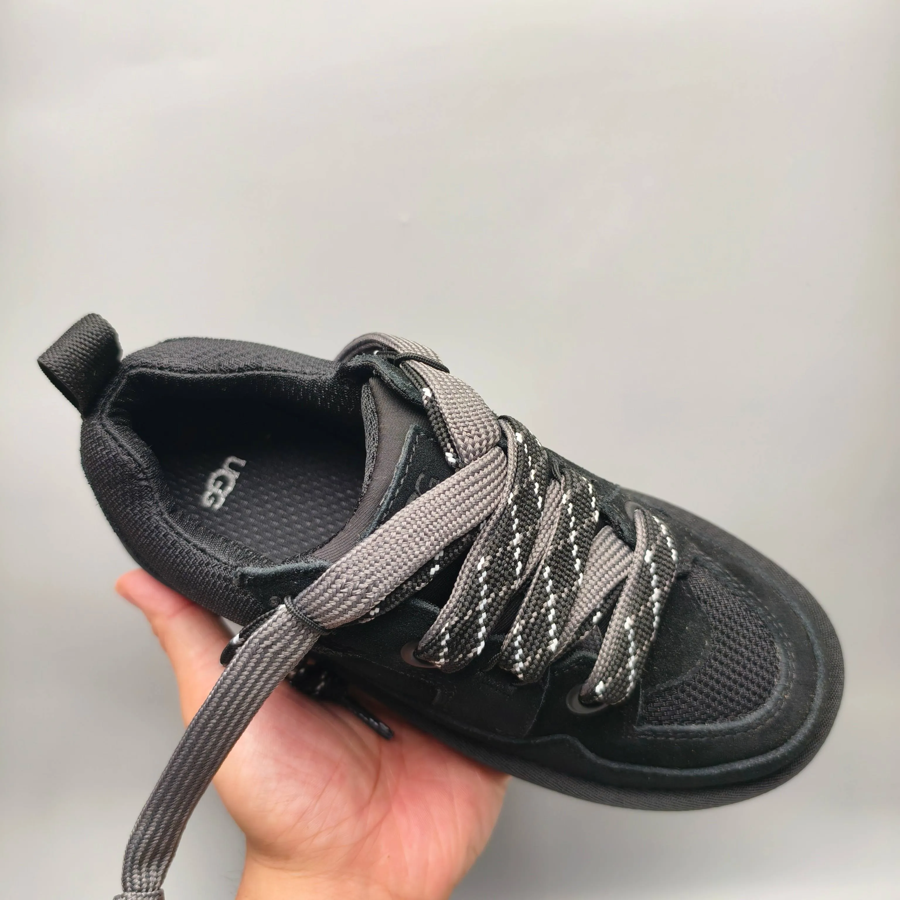 💰560 UGG sheepskin all-in-one snow boots 8890 Spring and summer mesh sports and leisure style Color: Sand, Maroon, Black Size: 35-41?